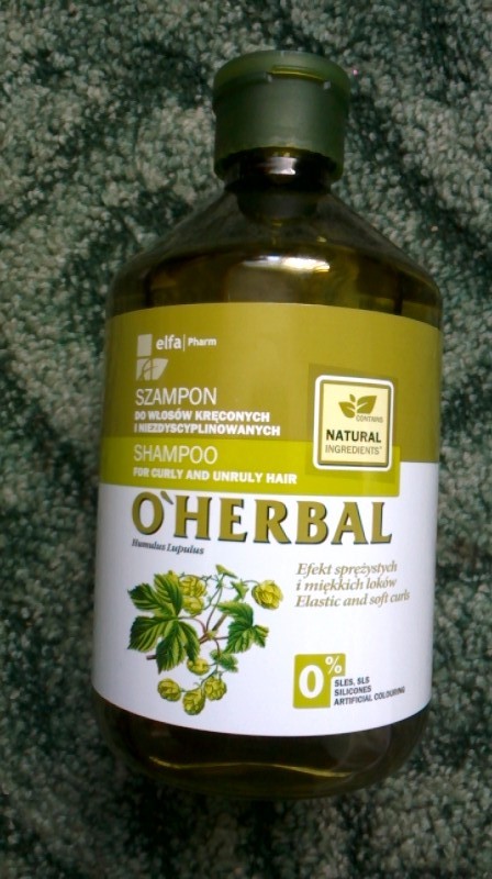 oherbal szampon do włosów kręconych i niezdyscyplinowanych z chmielem