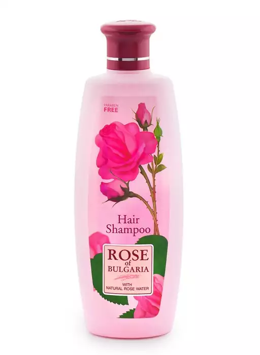 szampon zmieszany z wodą różaną