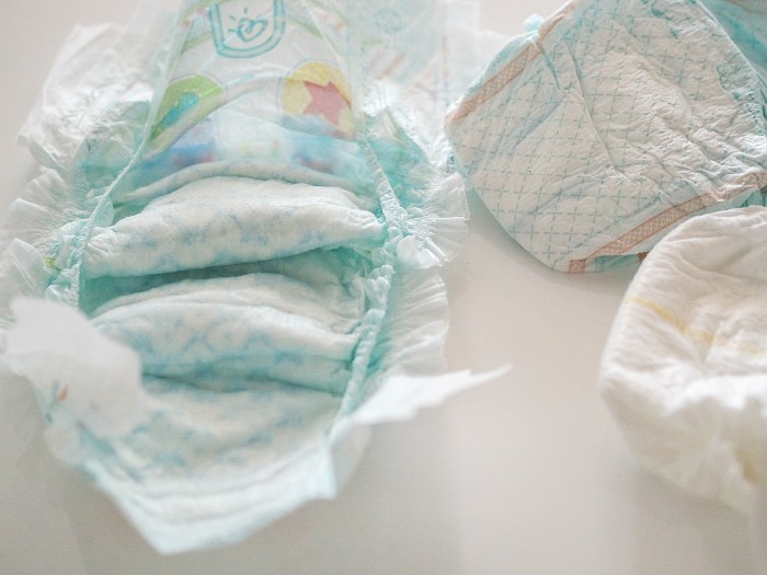 pampers białe czy zielone