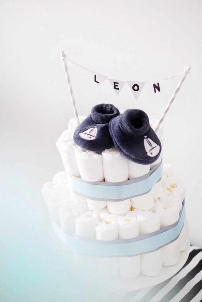 tort baby shower pieluchy